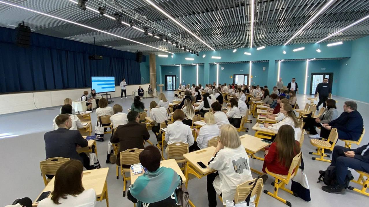 В Салехарде (ЯНАО) начал работу VI Арктический образовательный форум