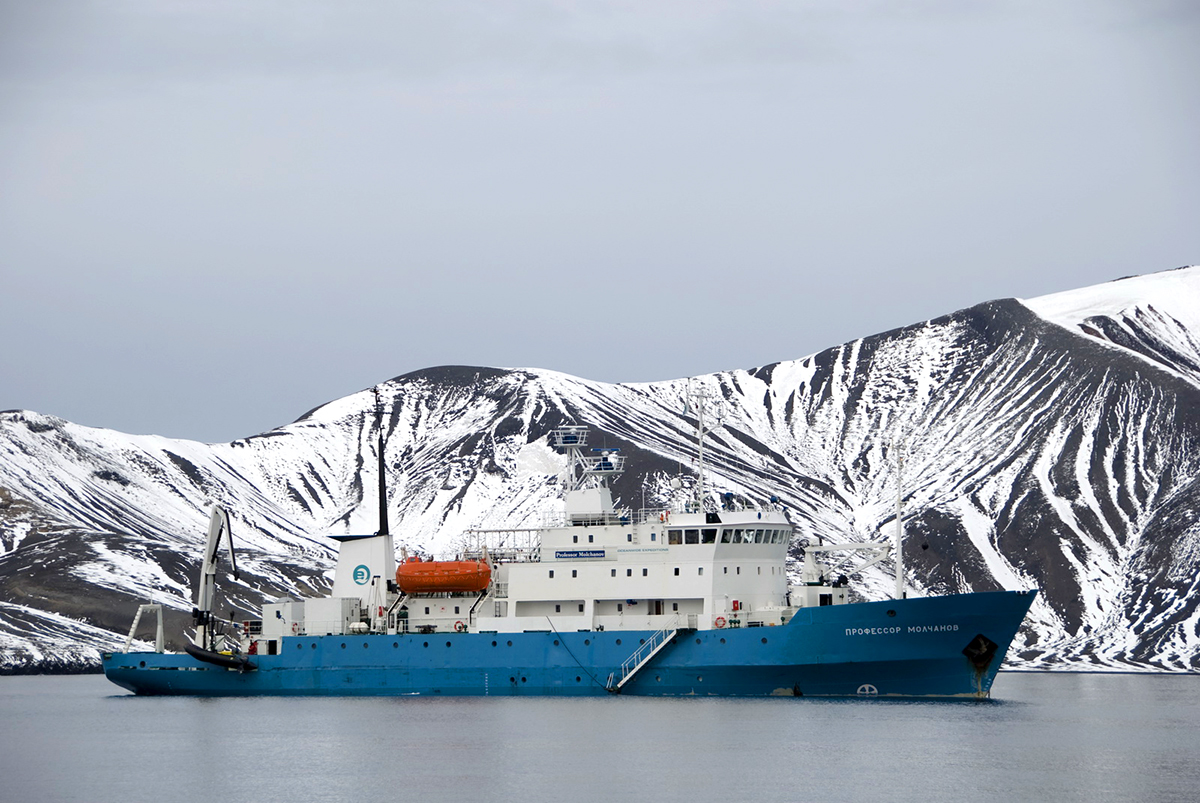 Арктический плавучий университет до 1 апреля проводит конкурс заявок для участия в экспедиции летом 2024 года